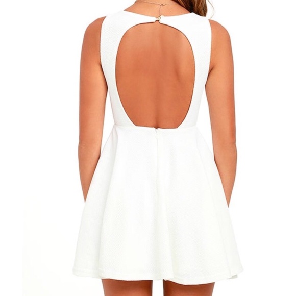 Host Pick ✨NWT Lulu’s White Backless Skater Dress - Picture 3 of 8